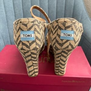 TOM’s wedges